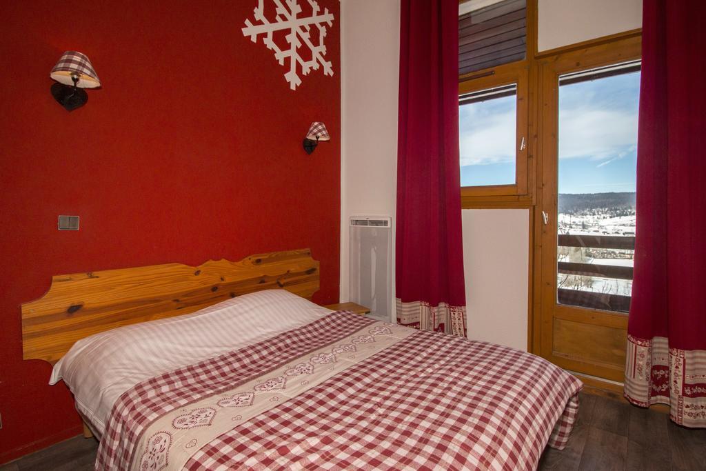 Foncine-le-Haut Hotel Le Grand Chalet الغرفة الصورة
