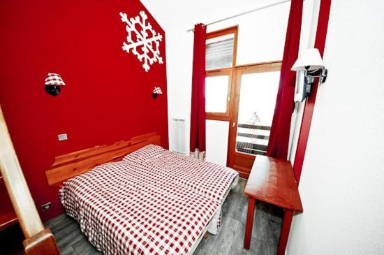 Foncine-le-Haut Hotel Le Grand Chalet الغرفة الصورة